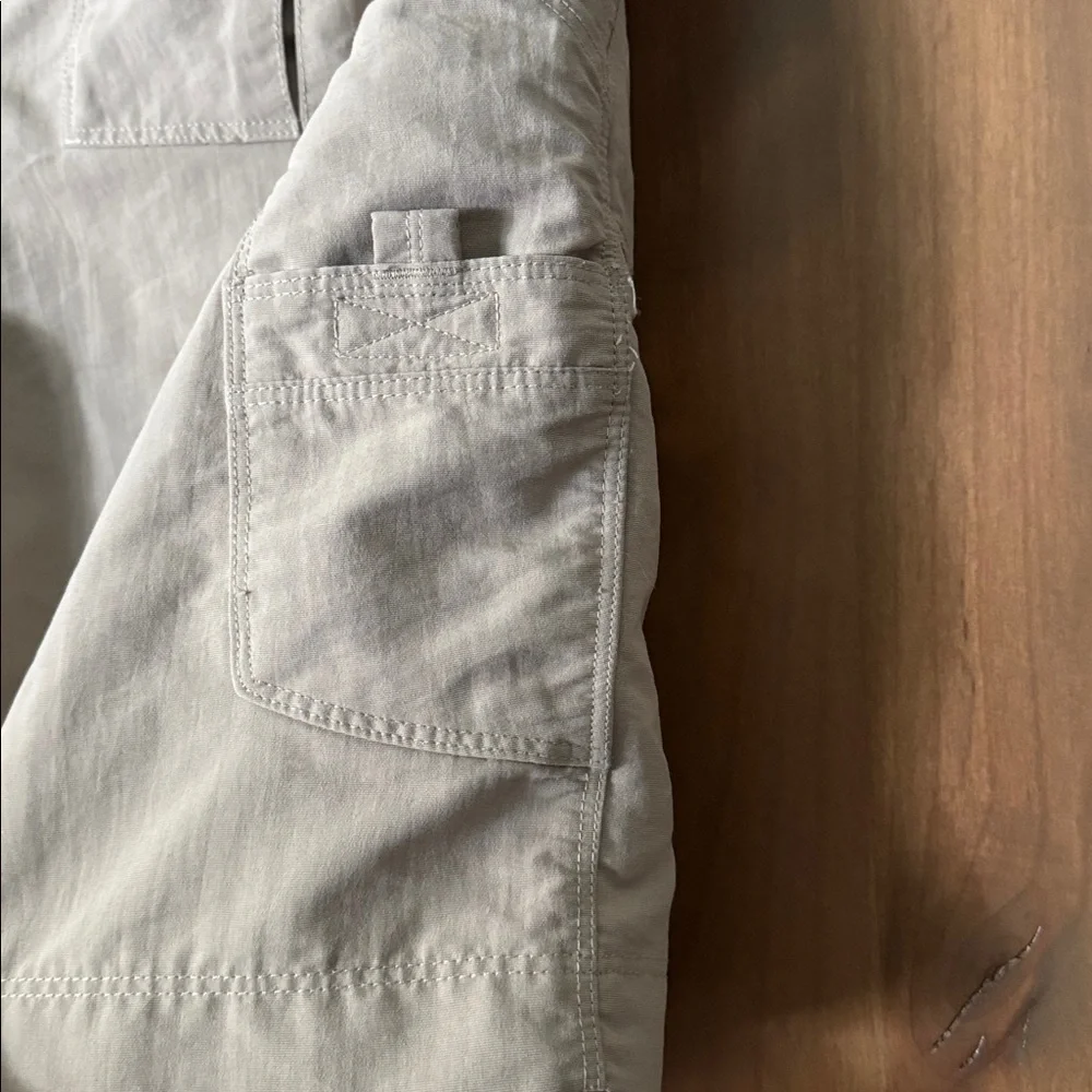 North Face Mens Cargo Shorts Beige zip Velcro Pockets hiking camping outdoors